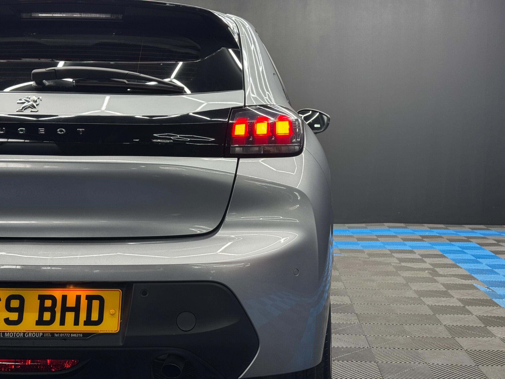 Peugeot 208 - Image 39