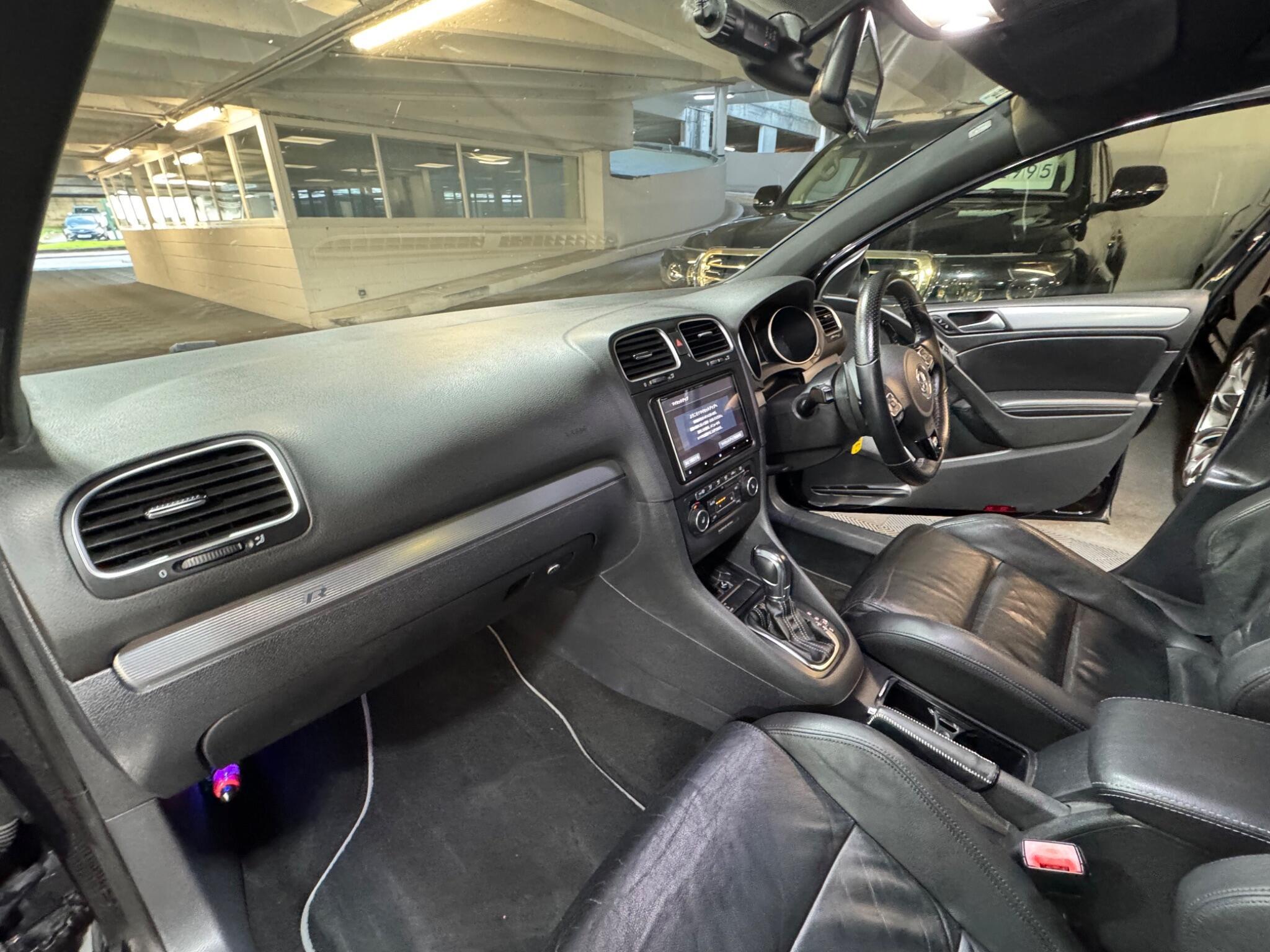 Volkswagen Golf - Image 11