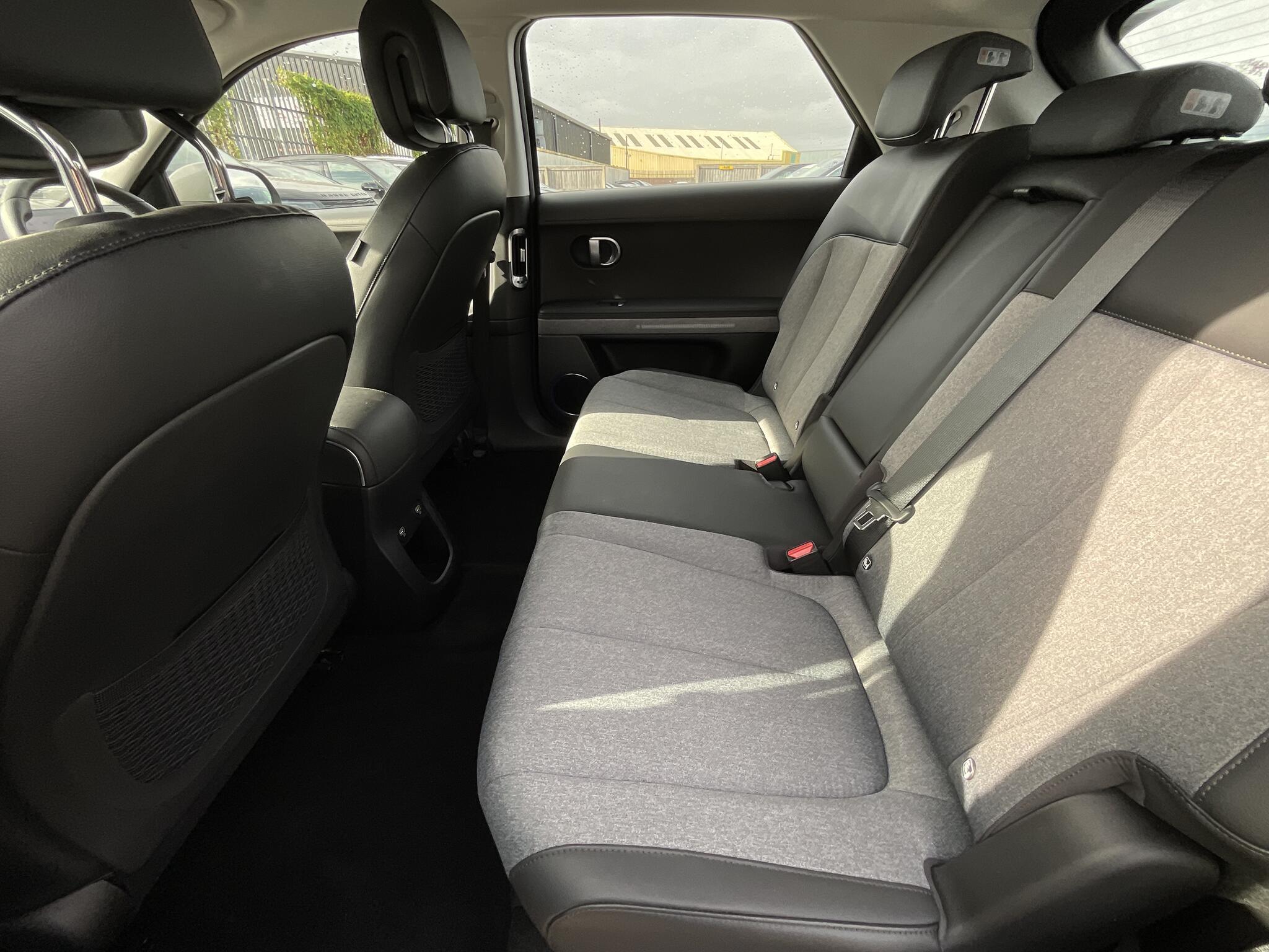 Hyundai Ioniq 5 - Image 15
