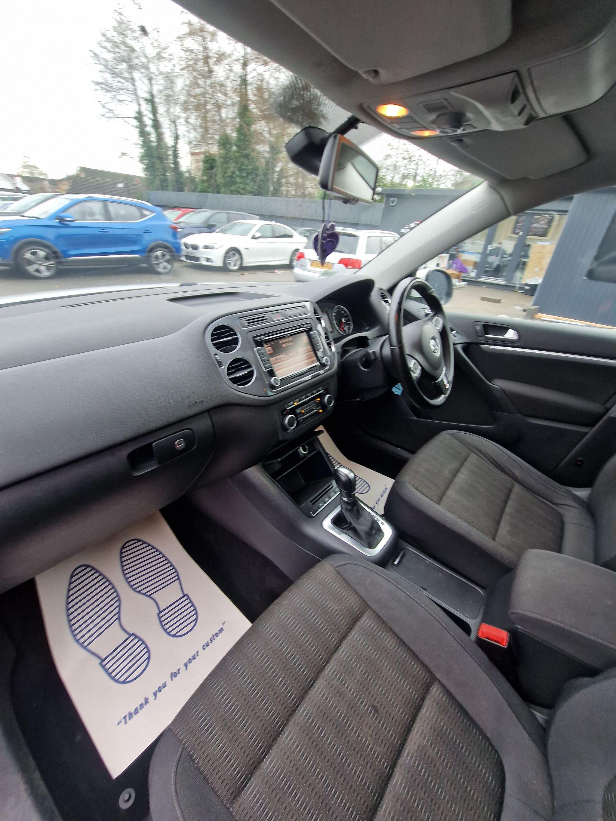 Volkswagen Tiguan - Image 36