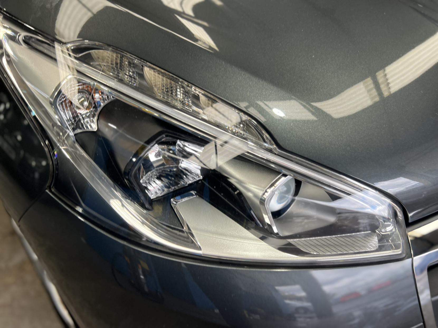 Peugeot 208 - Image 8