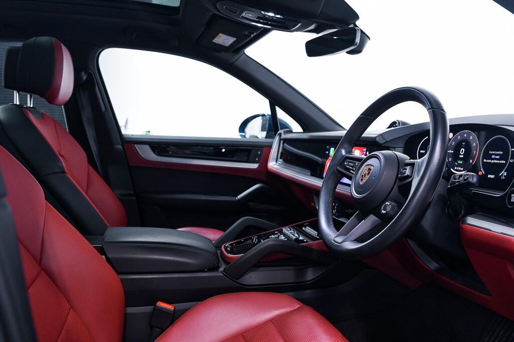 Porsche Cayenne - Image 12