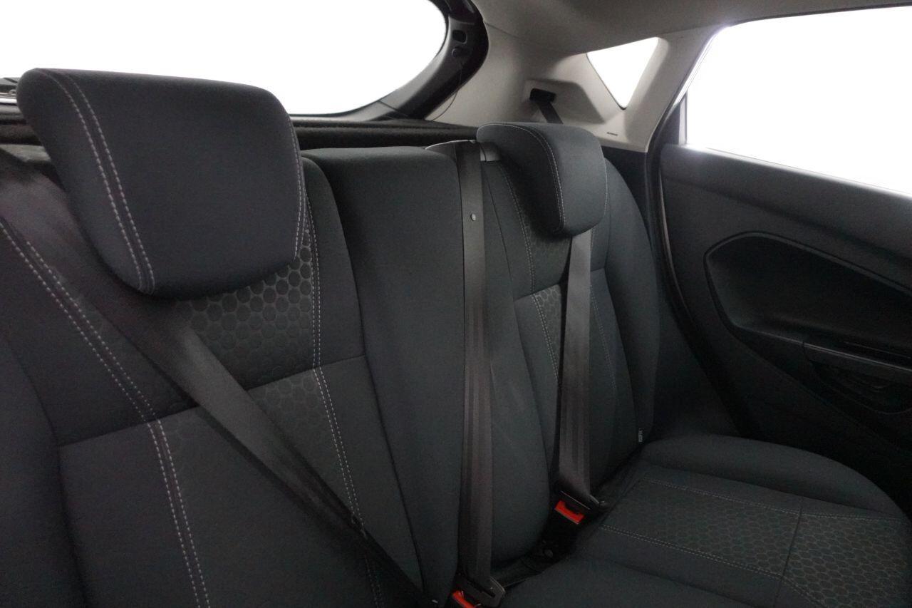 Ford Fiesta - Image 17