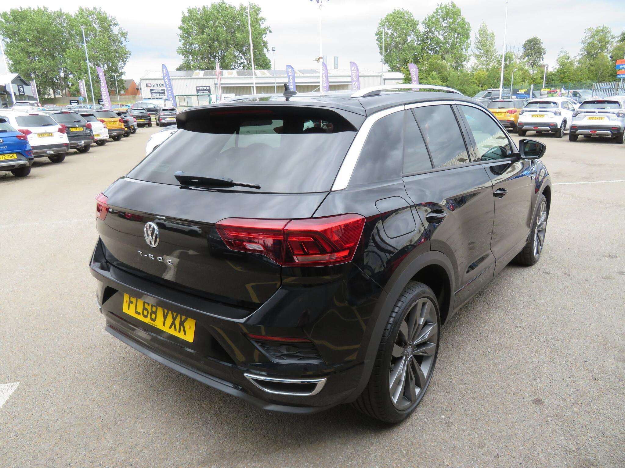 Volkswagen Tiguan - Image 8