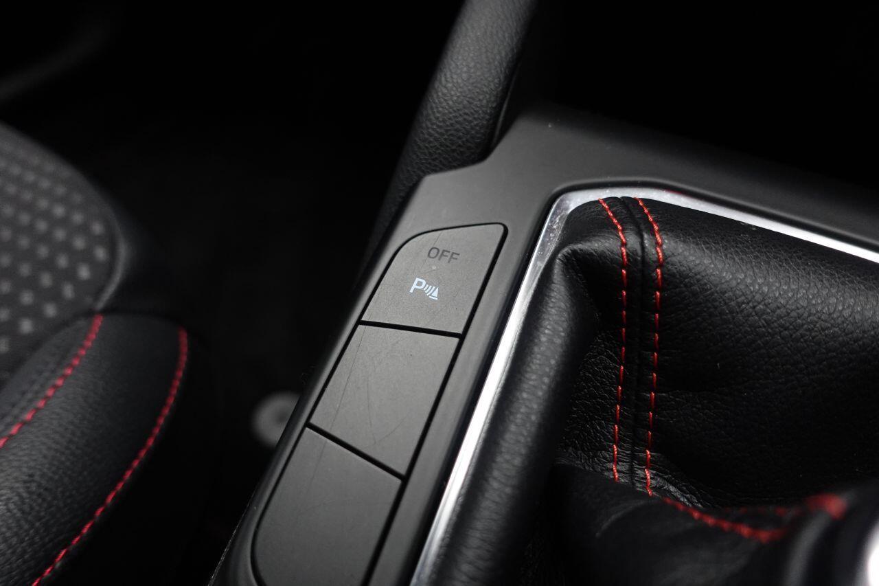 Ford Focus - Image 46