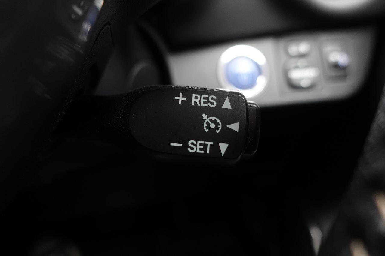 Toyota Yaris - Image 35