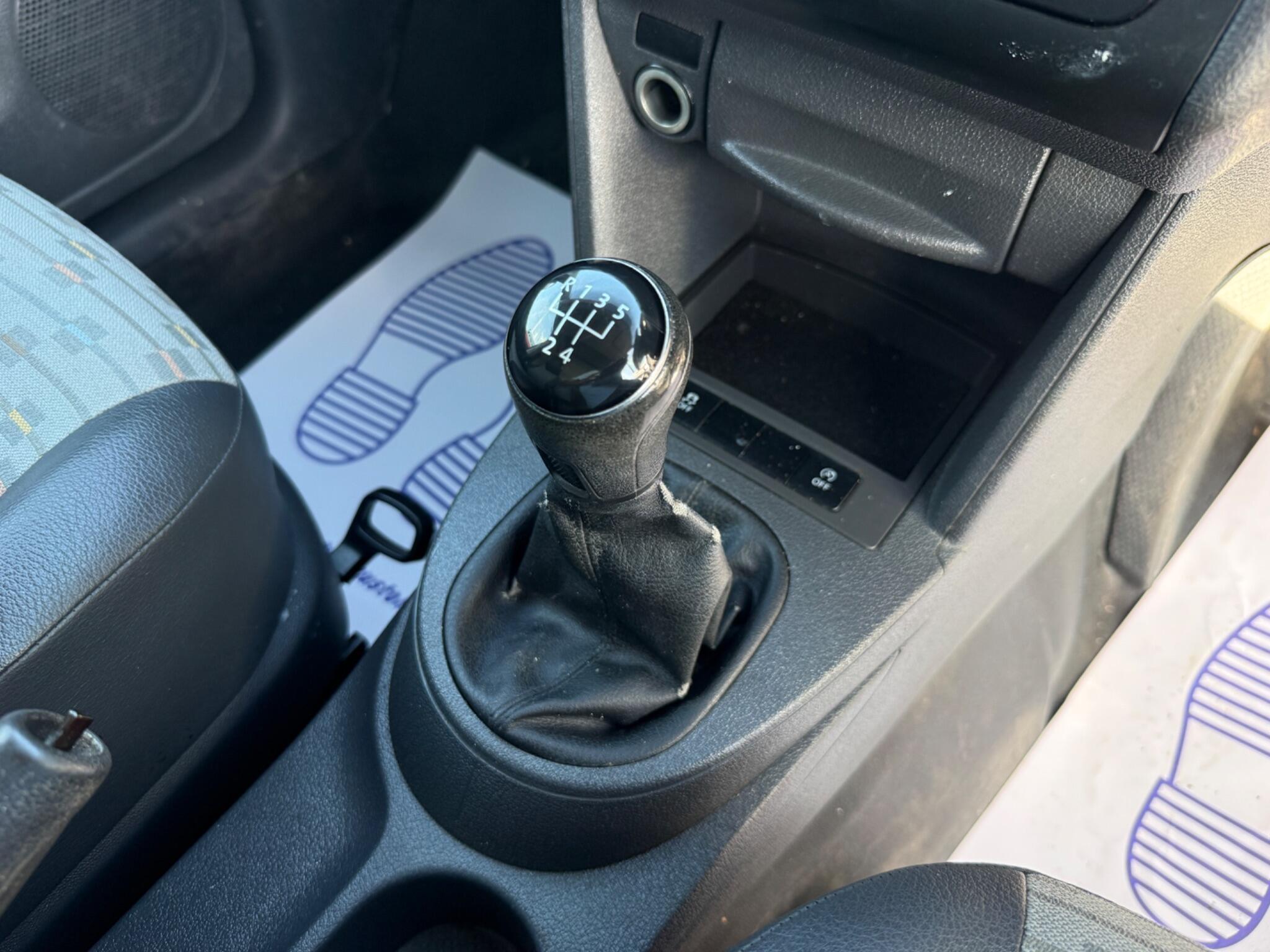 Volkswagen Caddy - Image 23