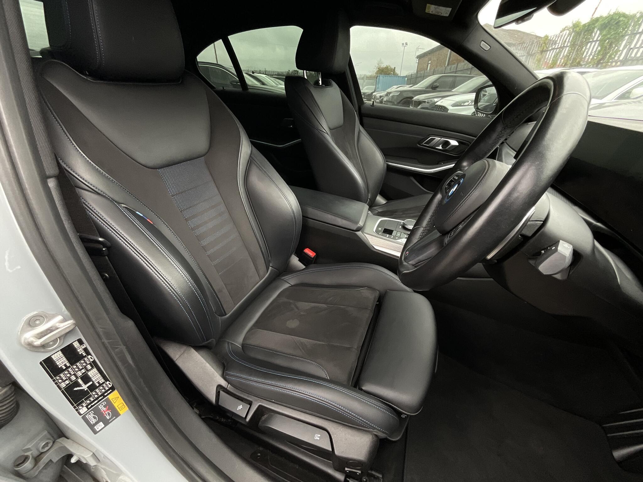 BMW 3 Series - Image 8