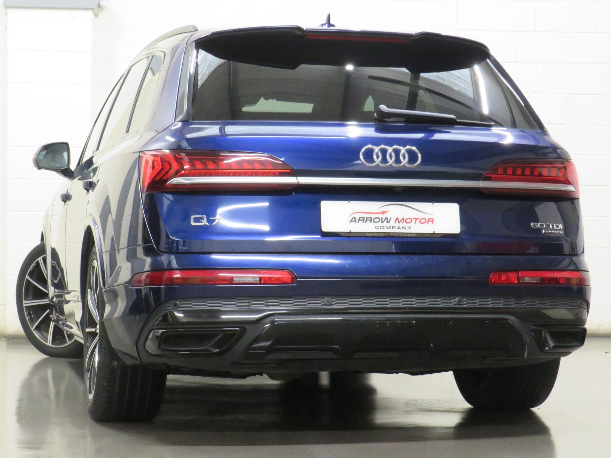 Audi Q7 - Image 7
