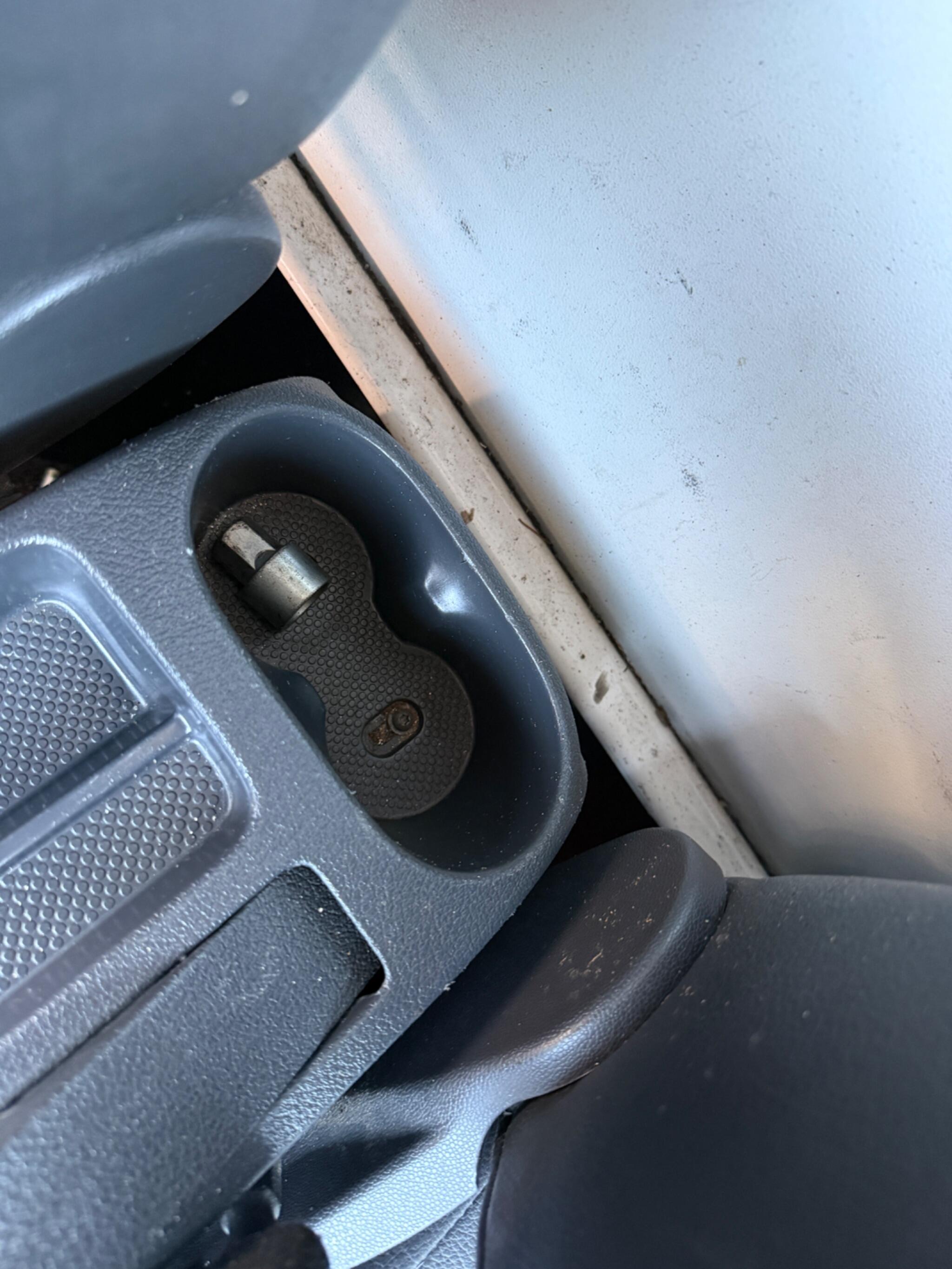 Volkswagen Caddy - Image 32