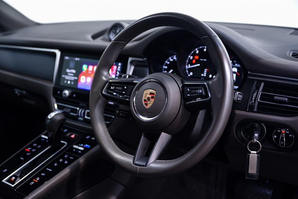 Porsche Macan - Image 16