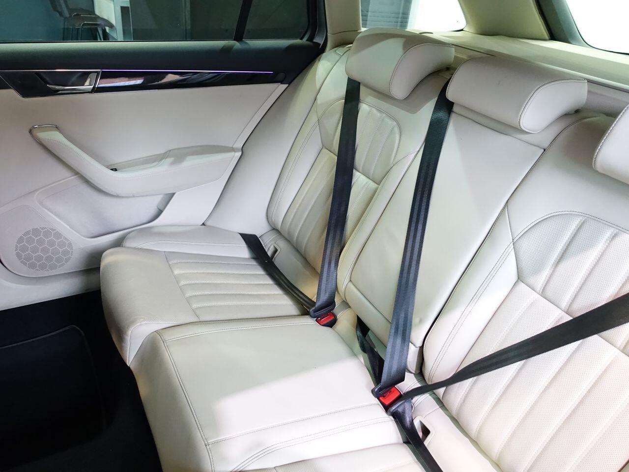 Skoda Superb - Image 22