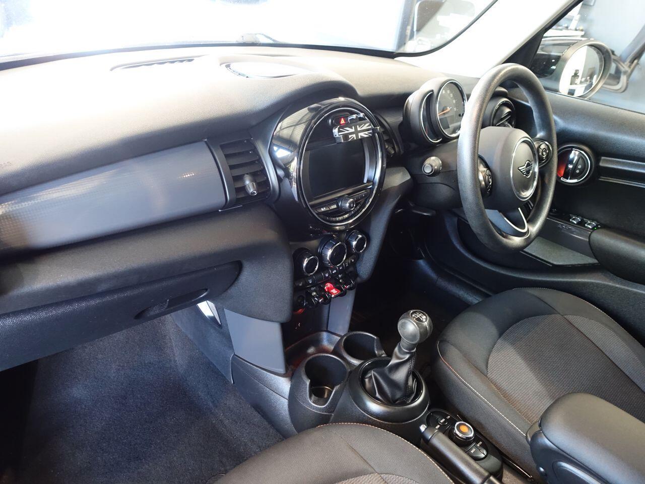 MINI Hatch - Image 11