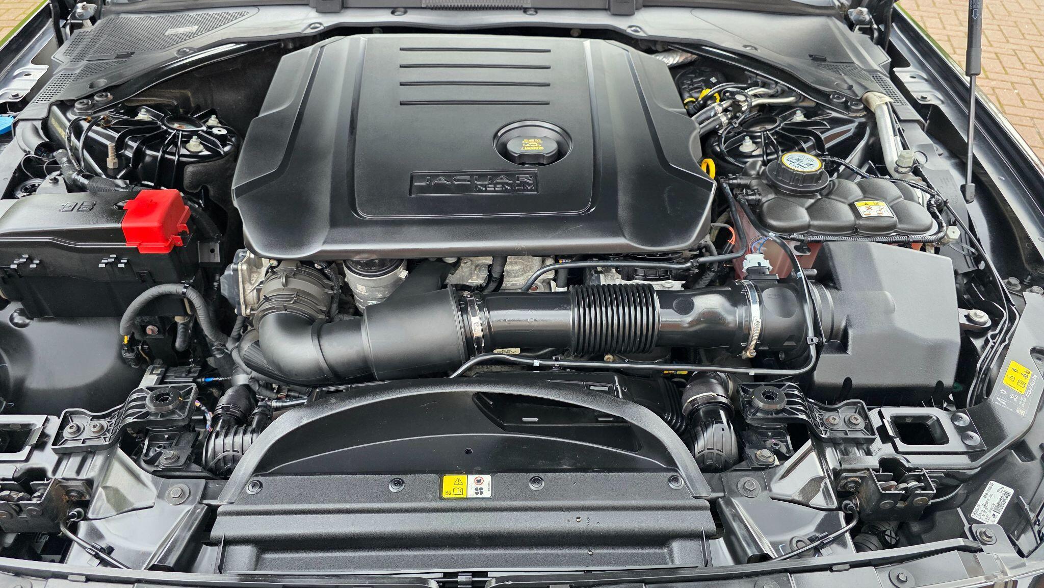 Jaguar XF - Image 58