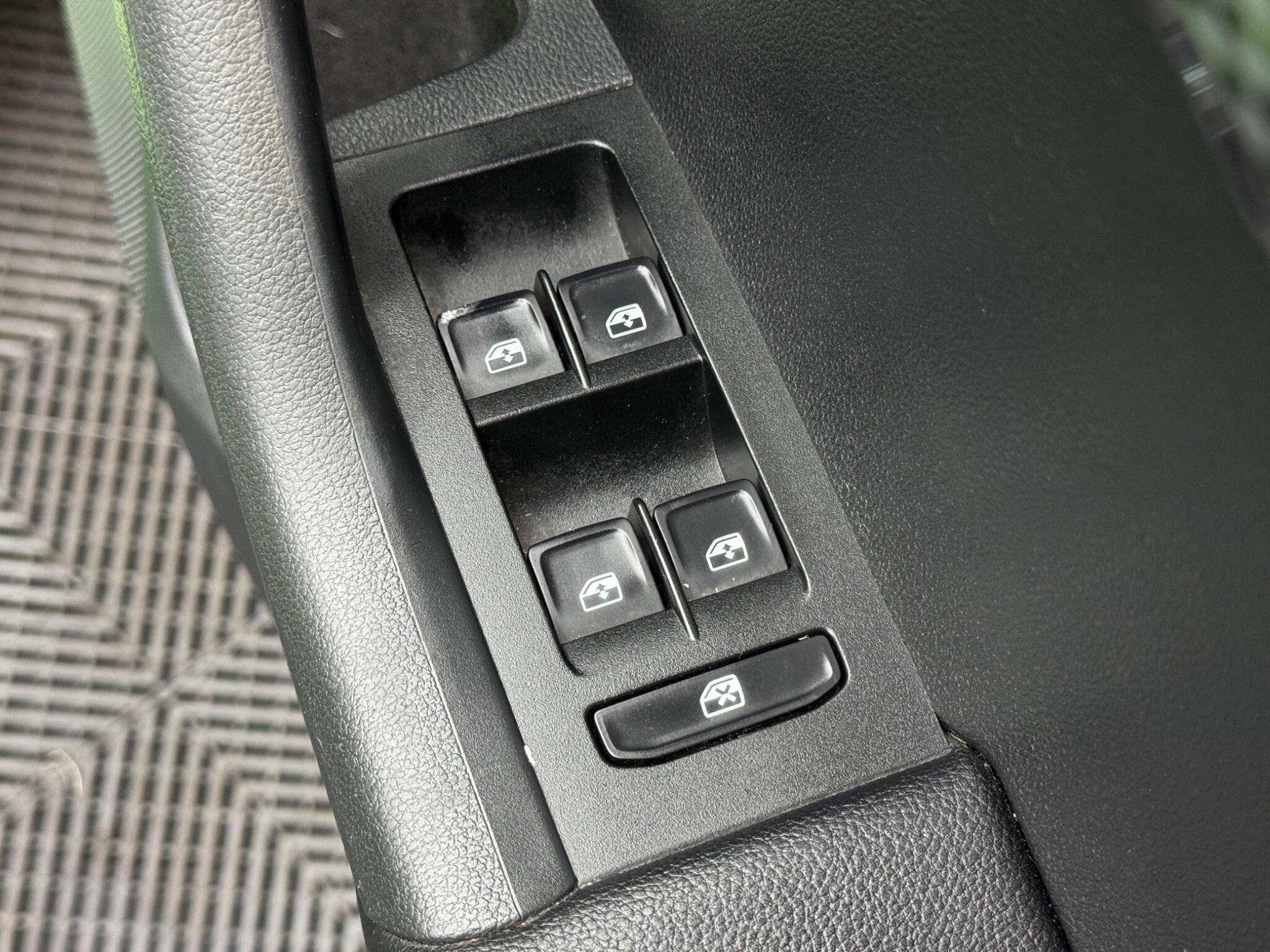 Skoda Octavia - Image 41