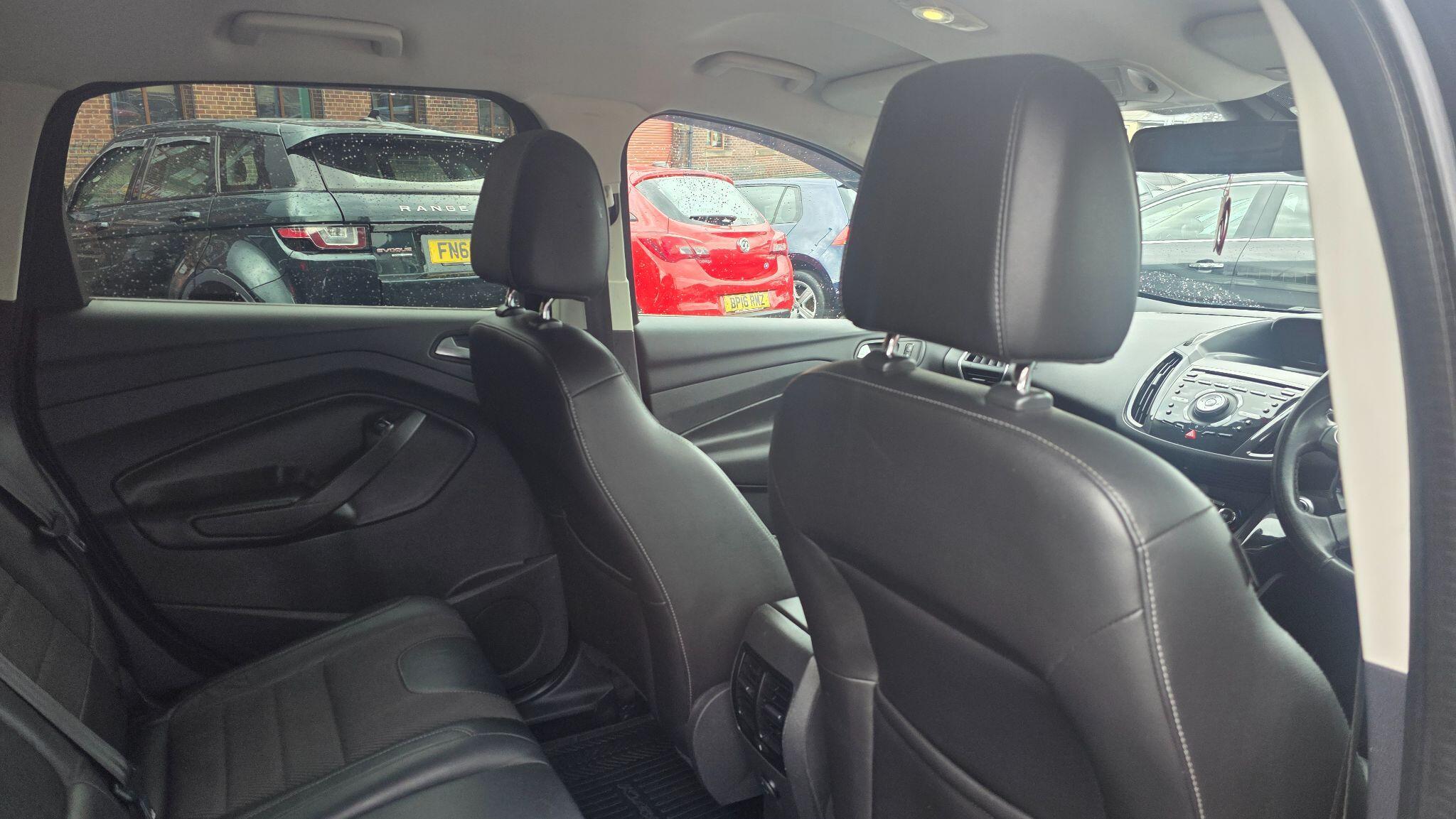 Ford Kuga - Image 18