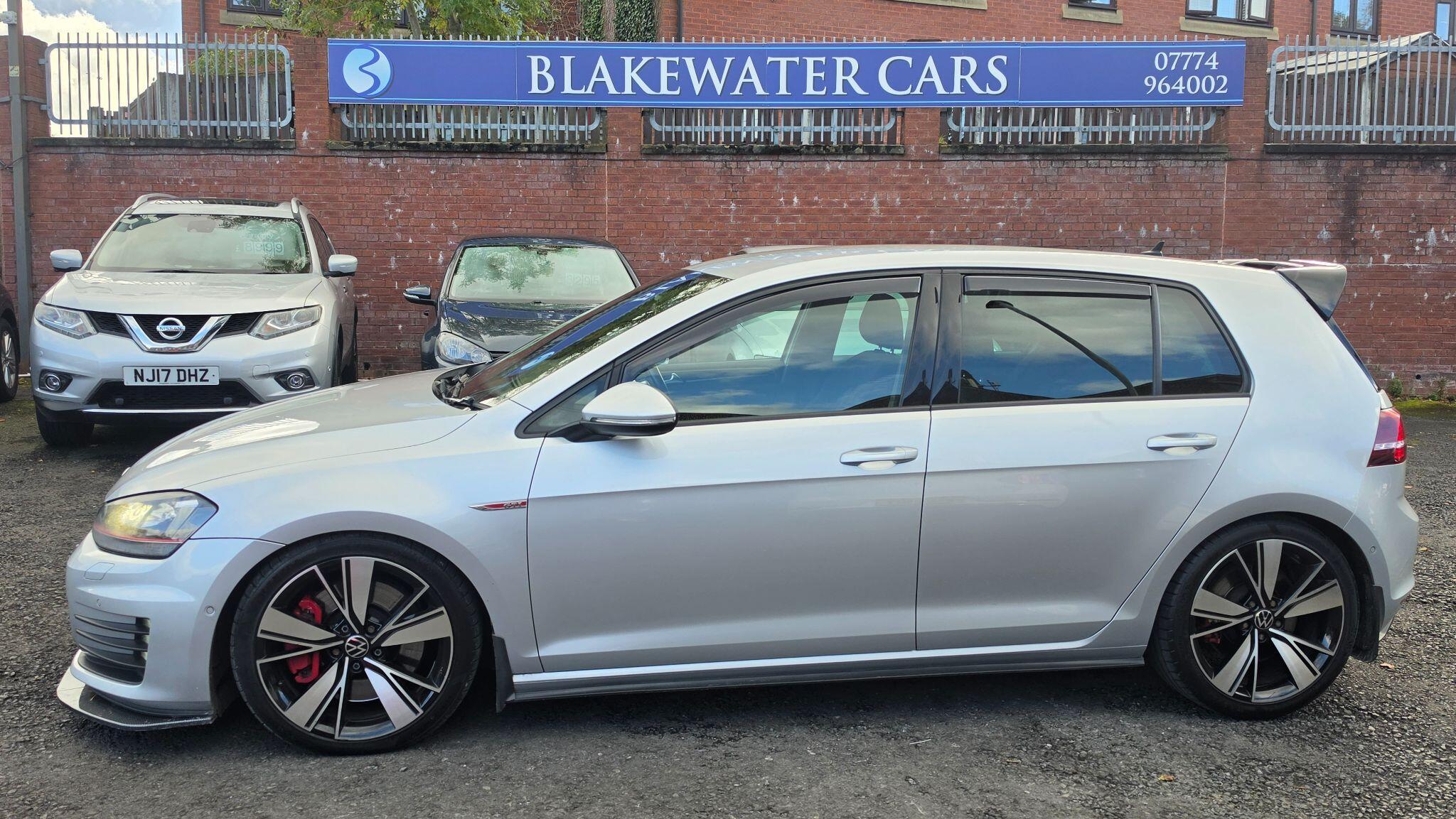 Volkswagen Golf - Image 4