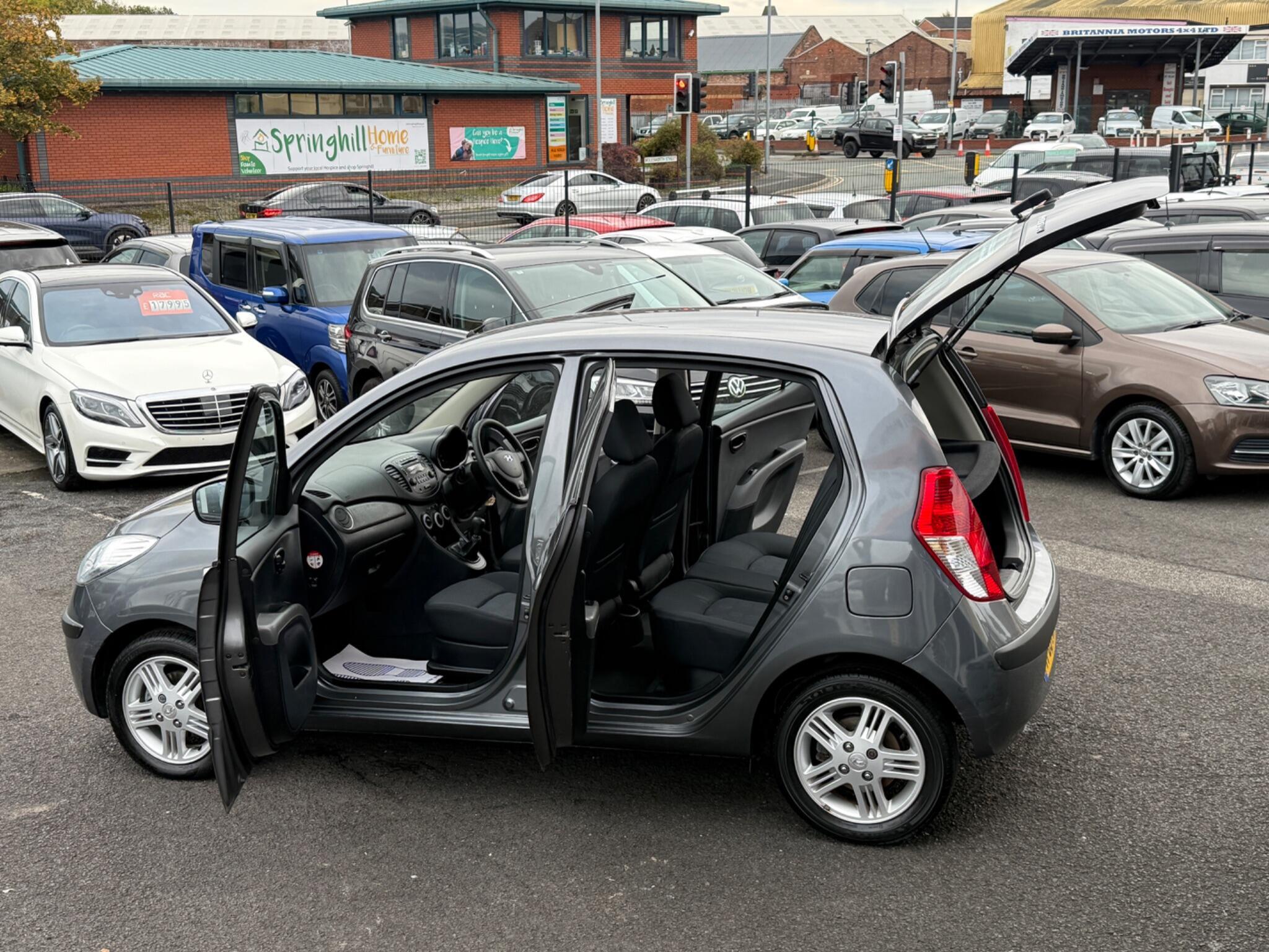 Hyundai i10 - Image 18