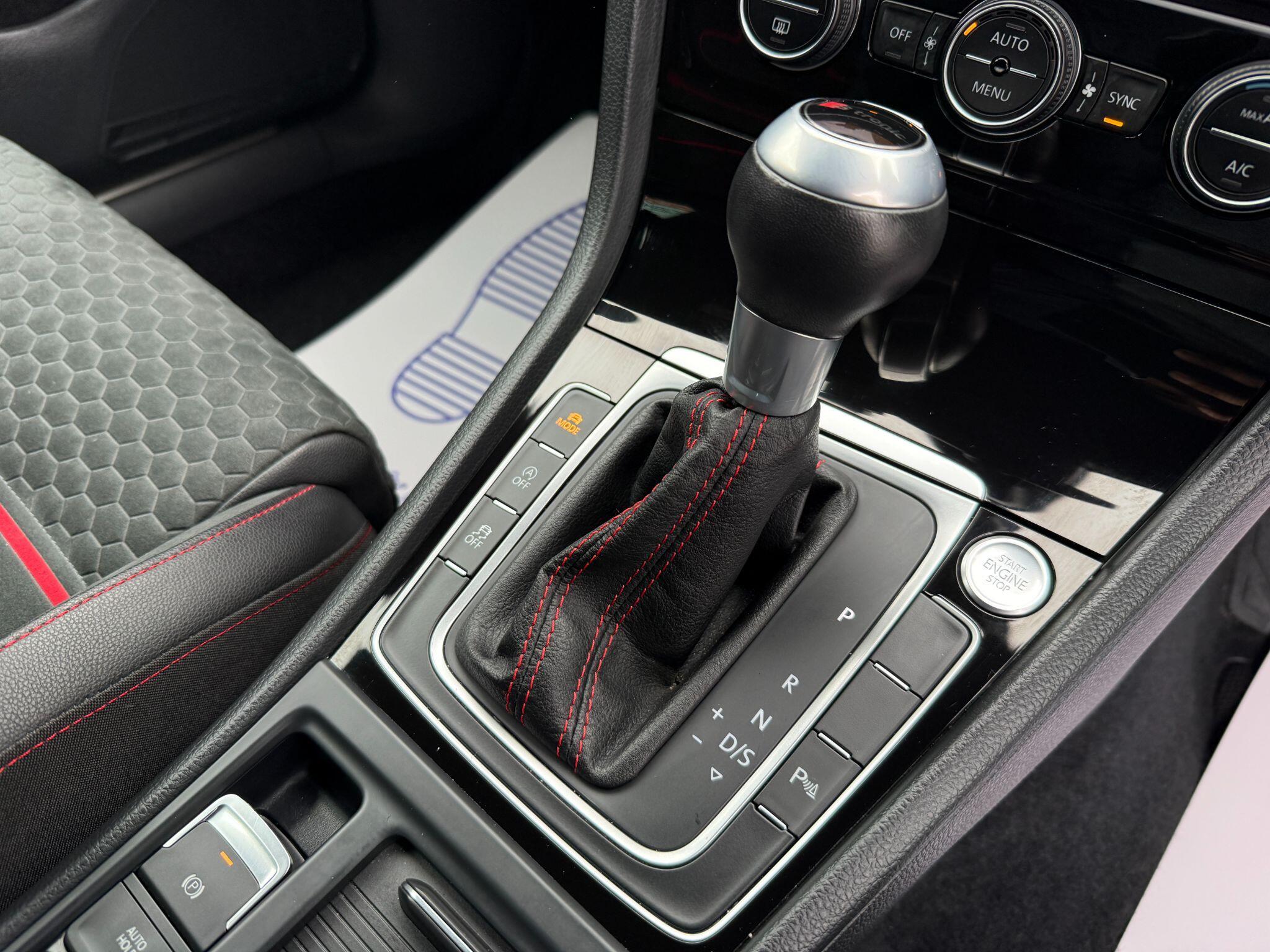 Volkswagen Golf - Image 49