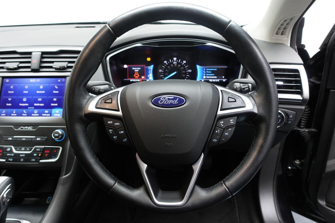 Ford Mondeo - Image 33