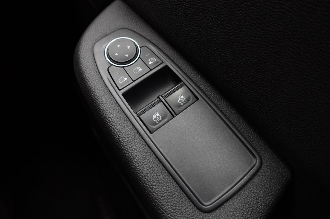 Renault Clio - Image 44