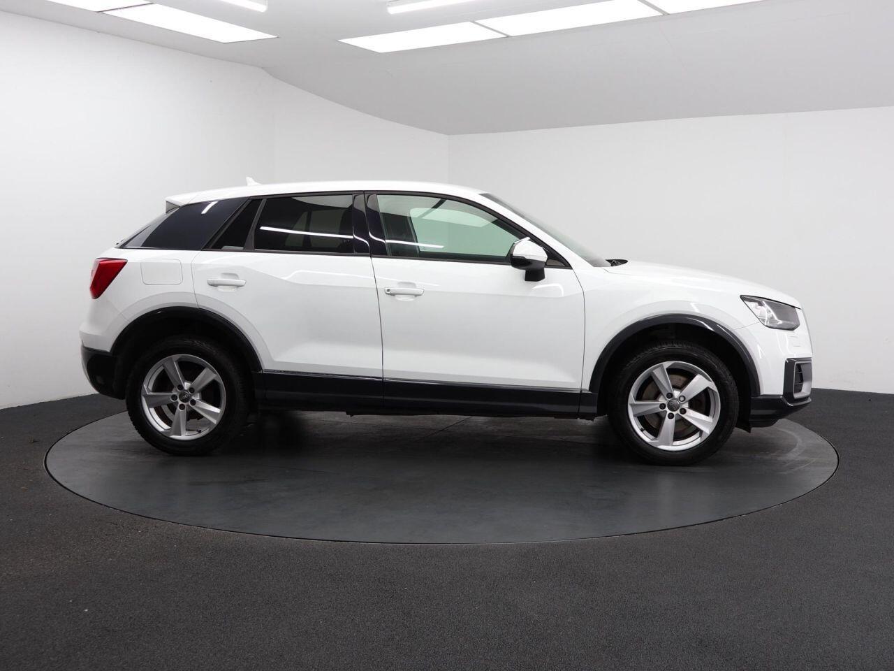 Audi Q2 - Image 14