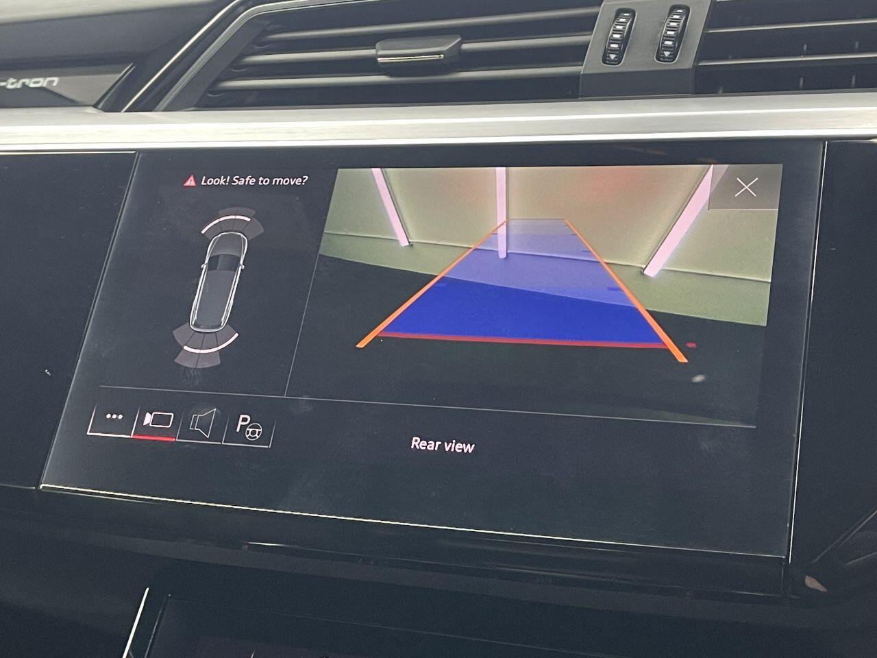 Audi E-Tron - Image 45