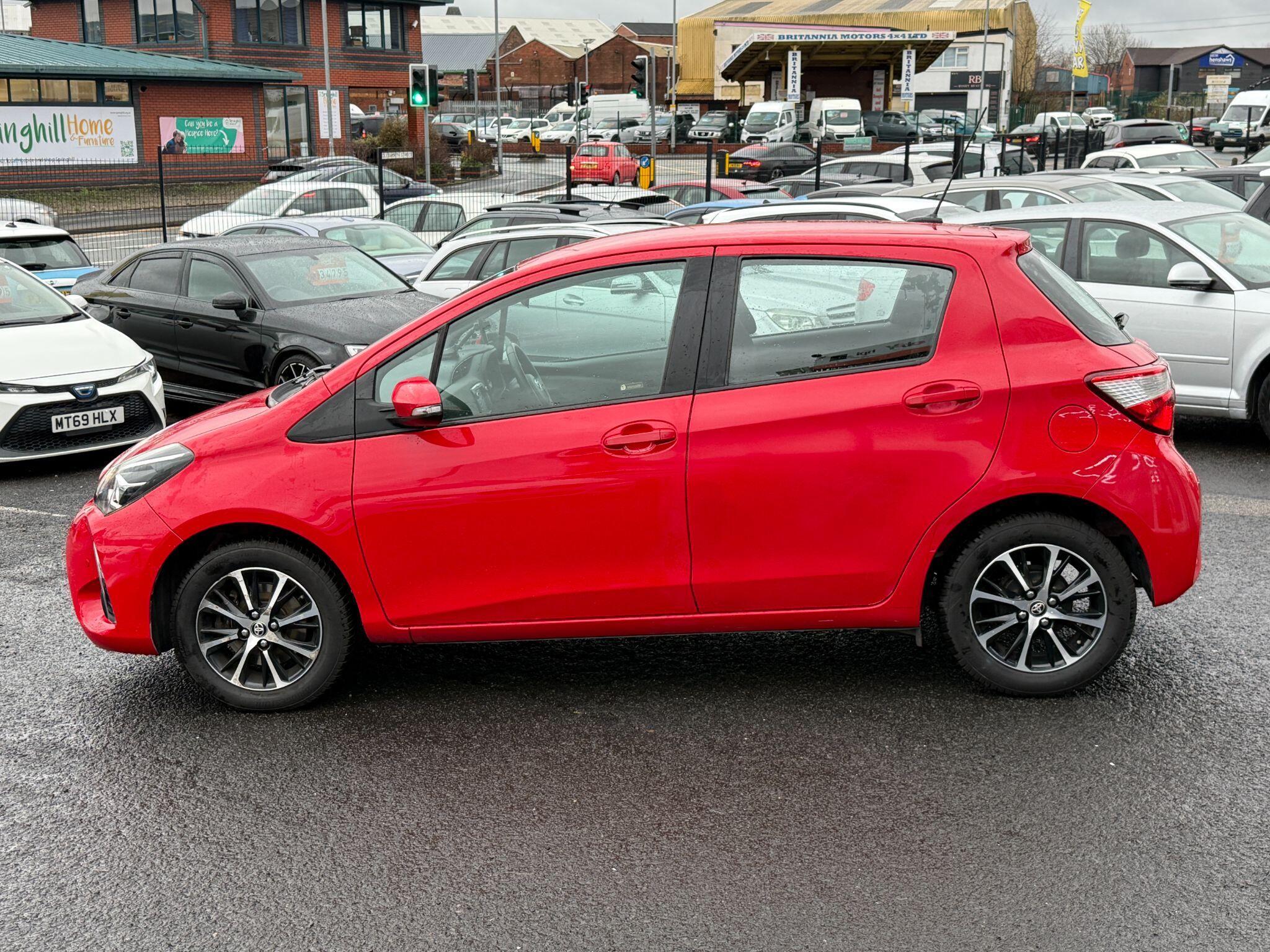 Toyota Yaris - Image 13