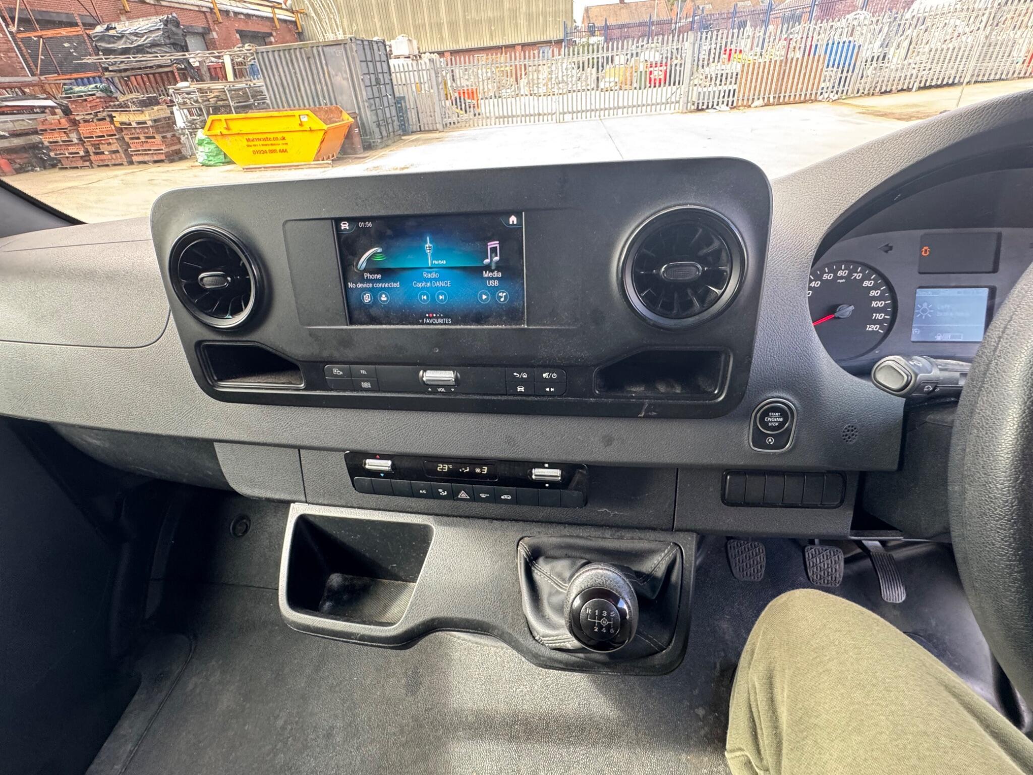 Mercedes Sprinter - Image 16