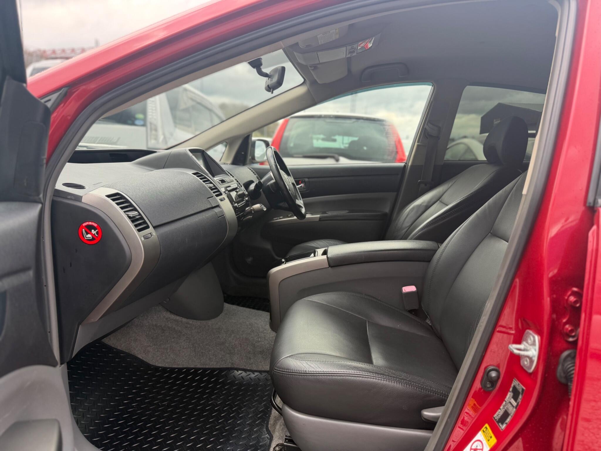 Toyota Prius - Image 15