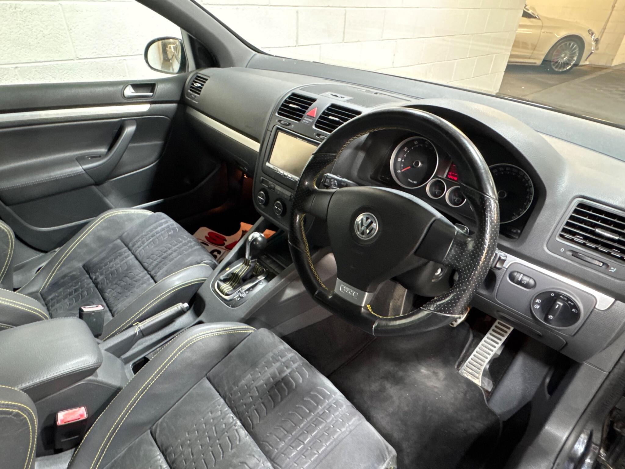 Volkswagen Golf - Image 8