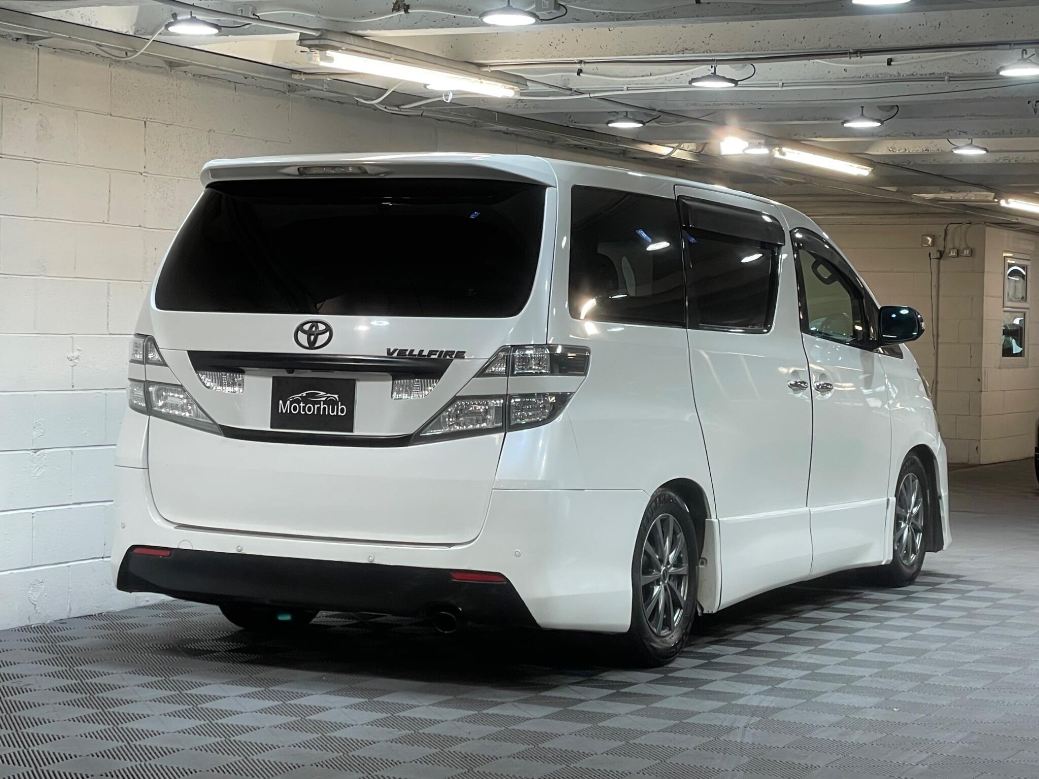 Toyota Vellfire - Image 5