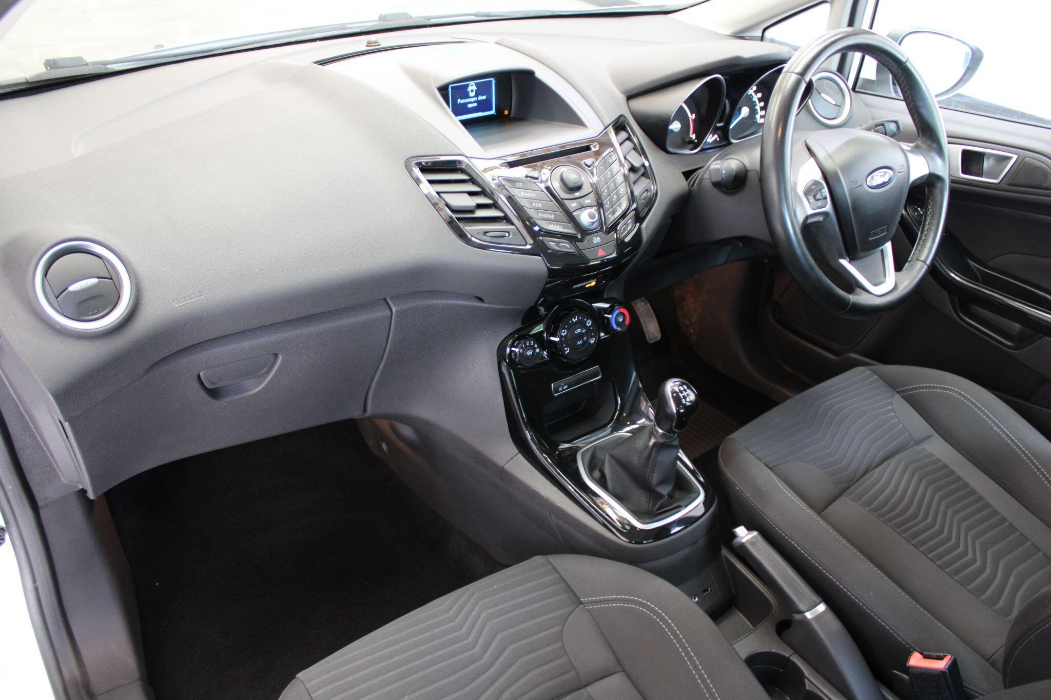 Ford Fiesta - Image 31