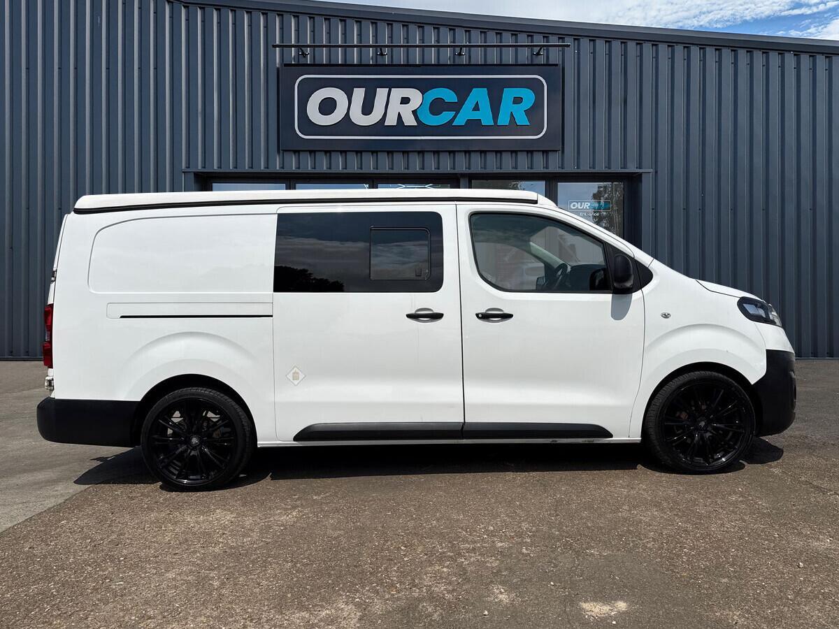 Vauxhall Vivaro - Image 2