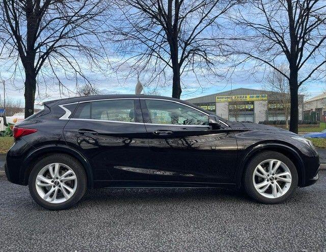 Infiniti Q30 - Image 10