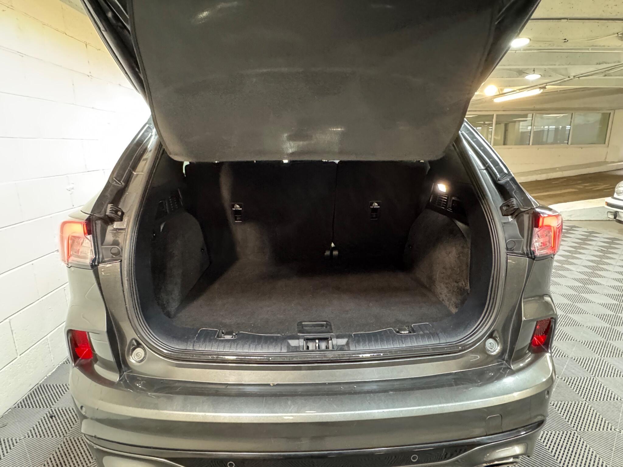 Ford Kuga - Image 13