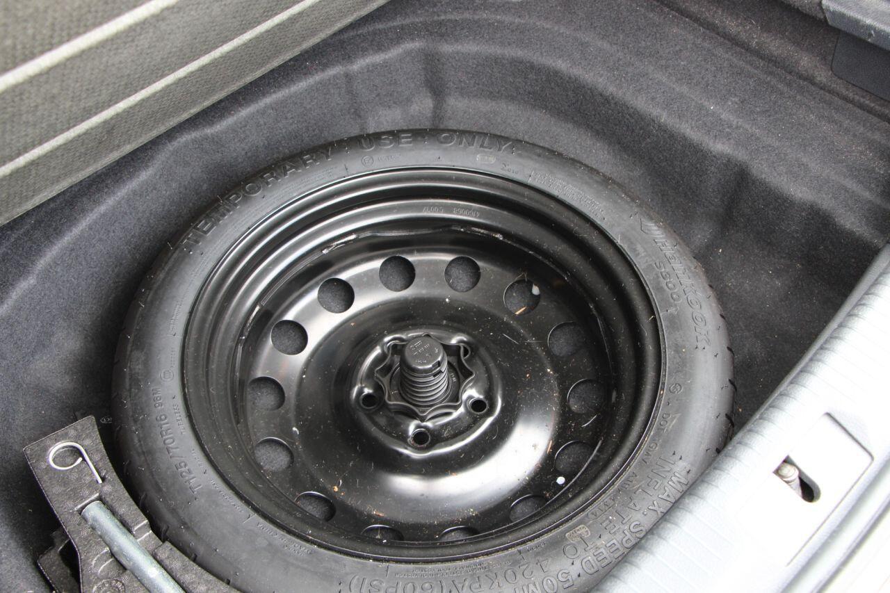 Volkswagen Golf - Image 20