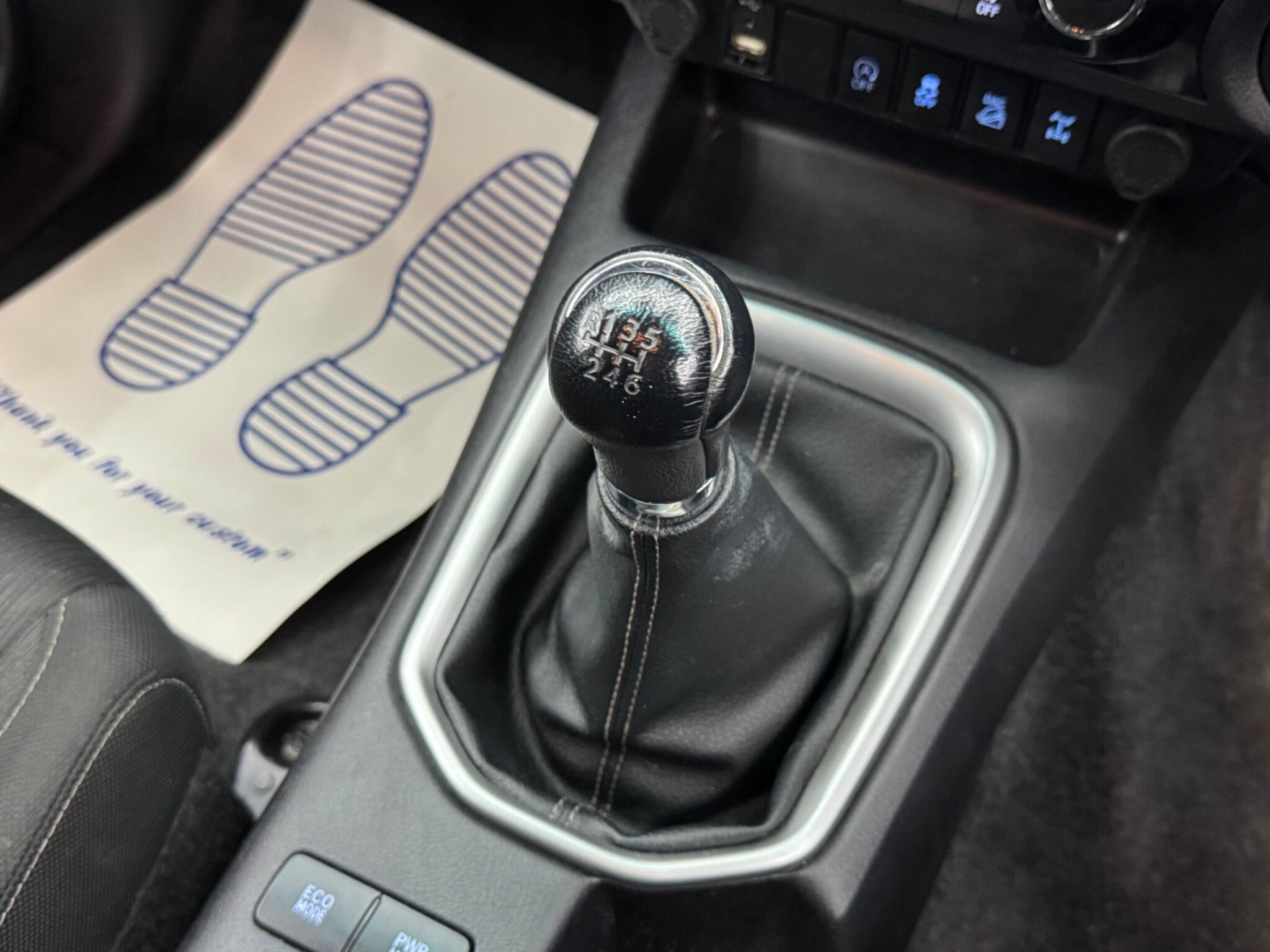 Toyota Hilux - Image 25