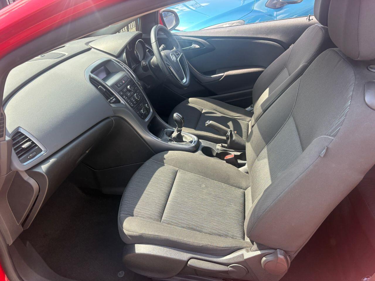 Vauxhall Astra GTC - Image 13