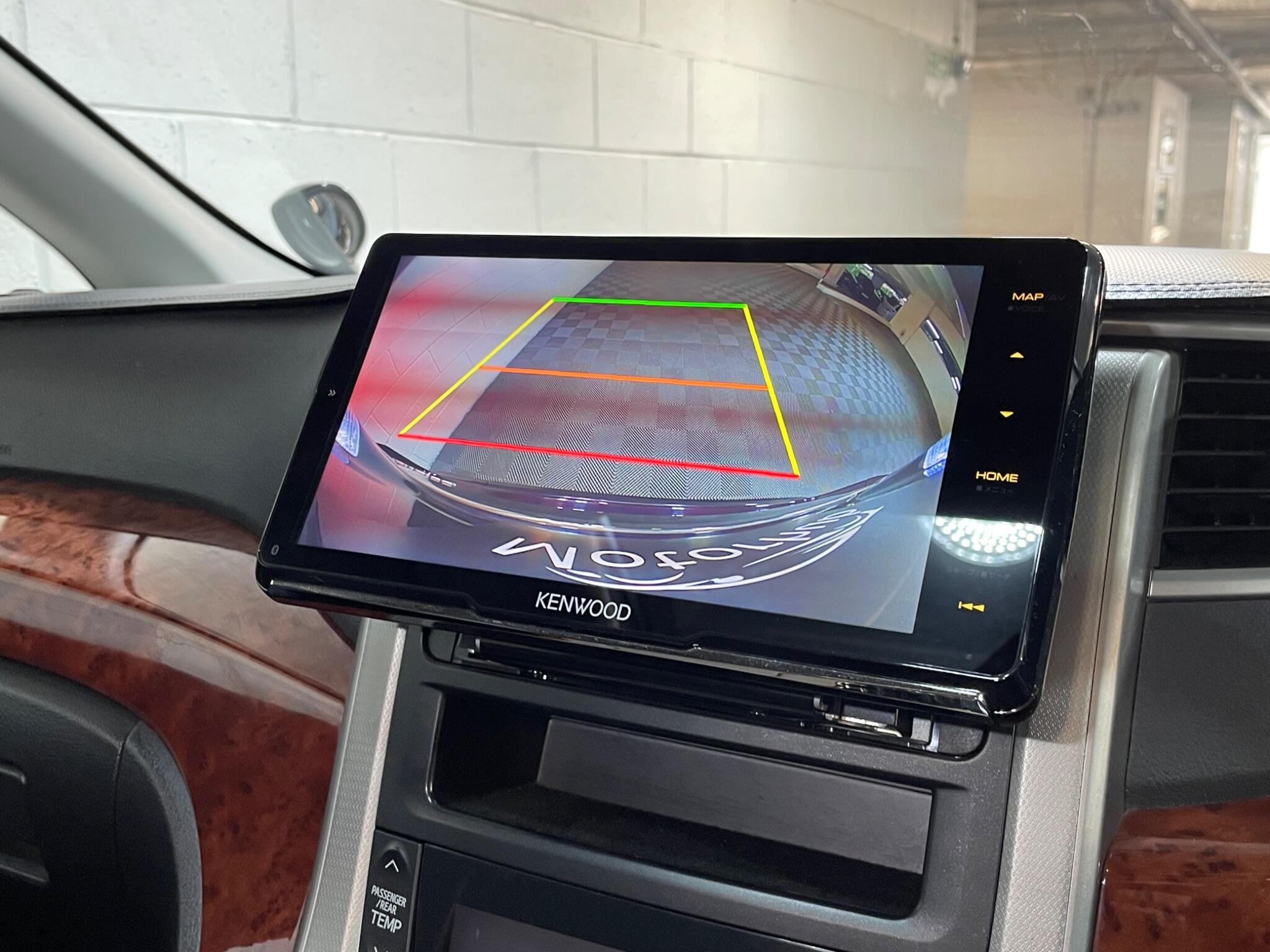 Toyota Vellfire - Image 17