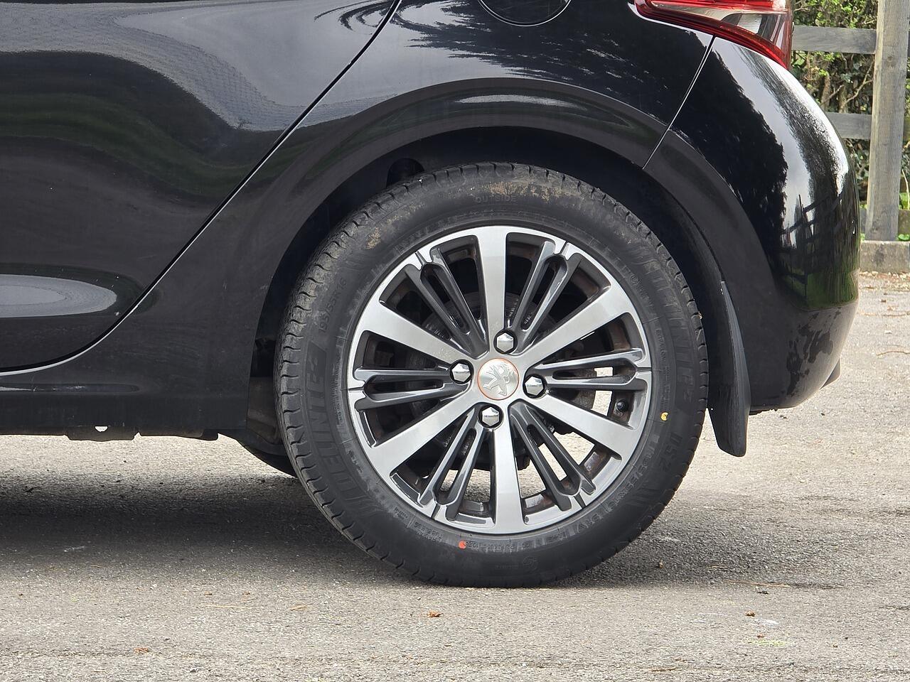 Peugeot 208 - Image 27