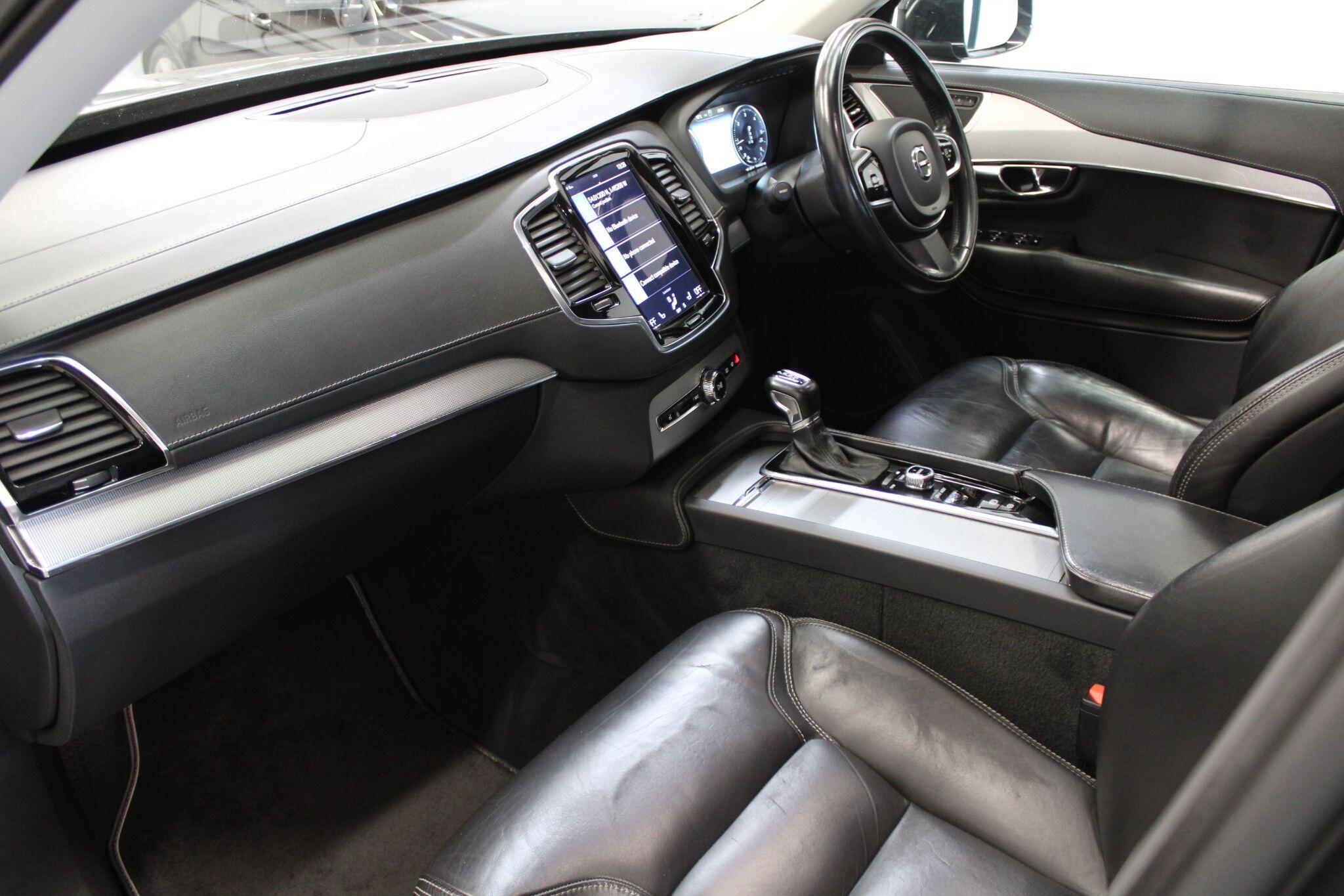 Volvo XC90 - Image 2