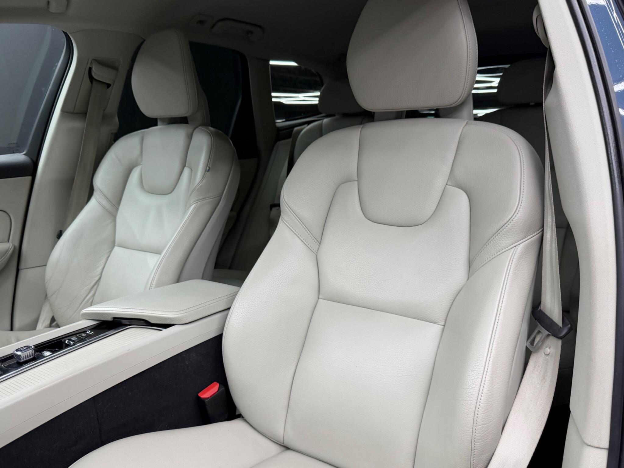 Volvo XC60 - Image 14
