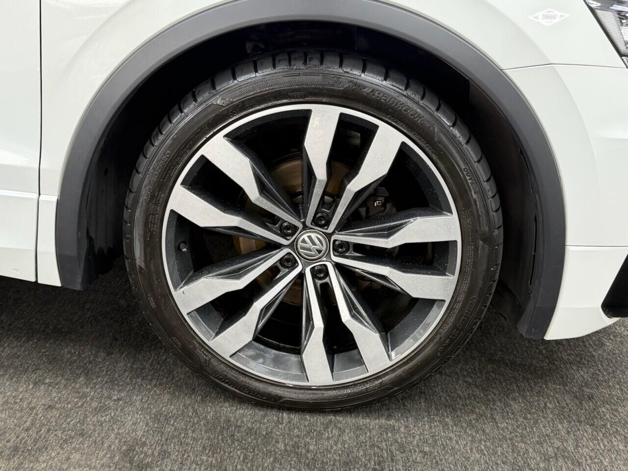 Volkswagen Tiguan - Image 13