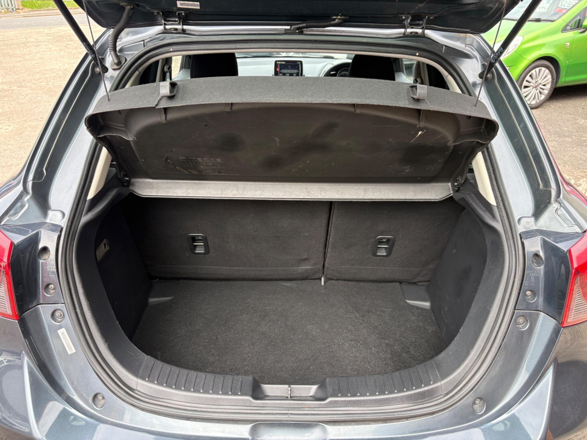 Mazda MAZDA2 - Image 16