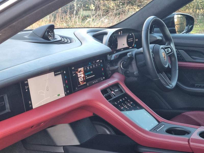 Porsche Taycan - Image 11
