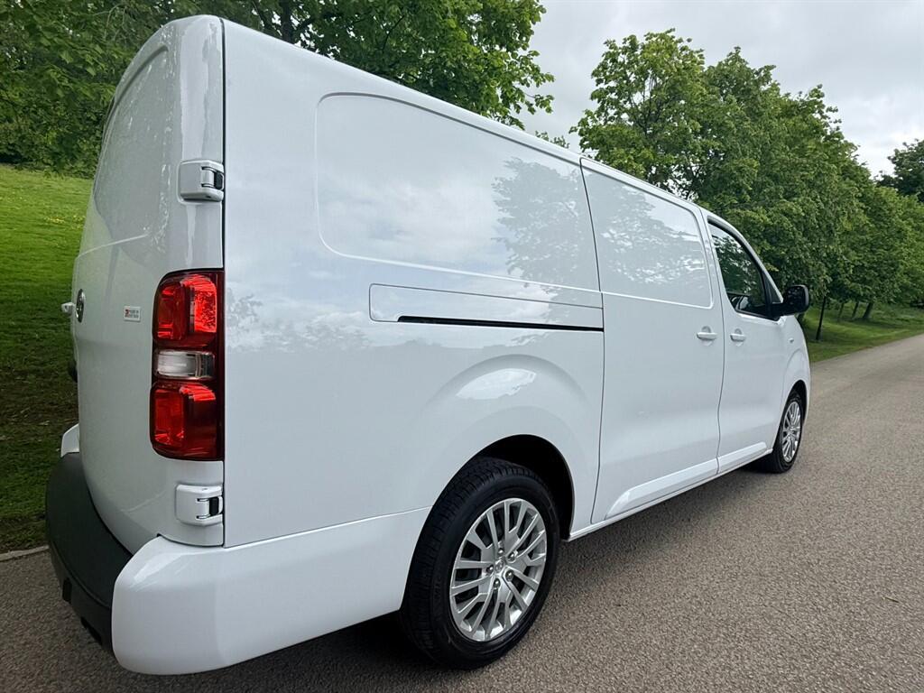 Vauxhall Vivaro - Image 8