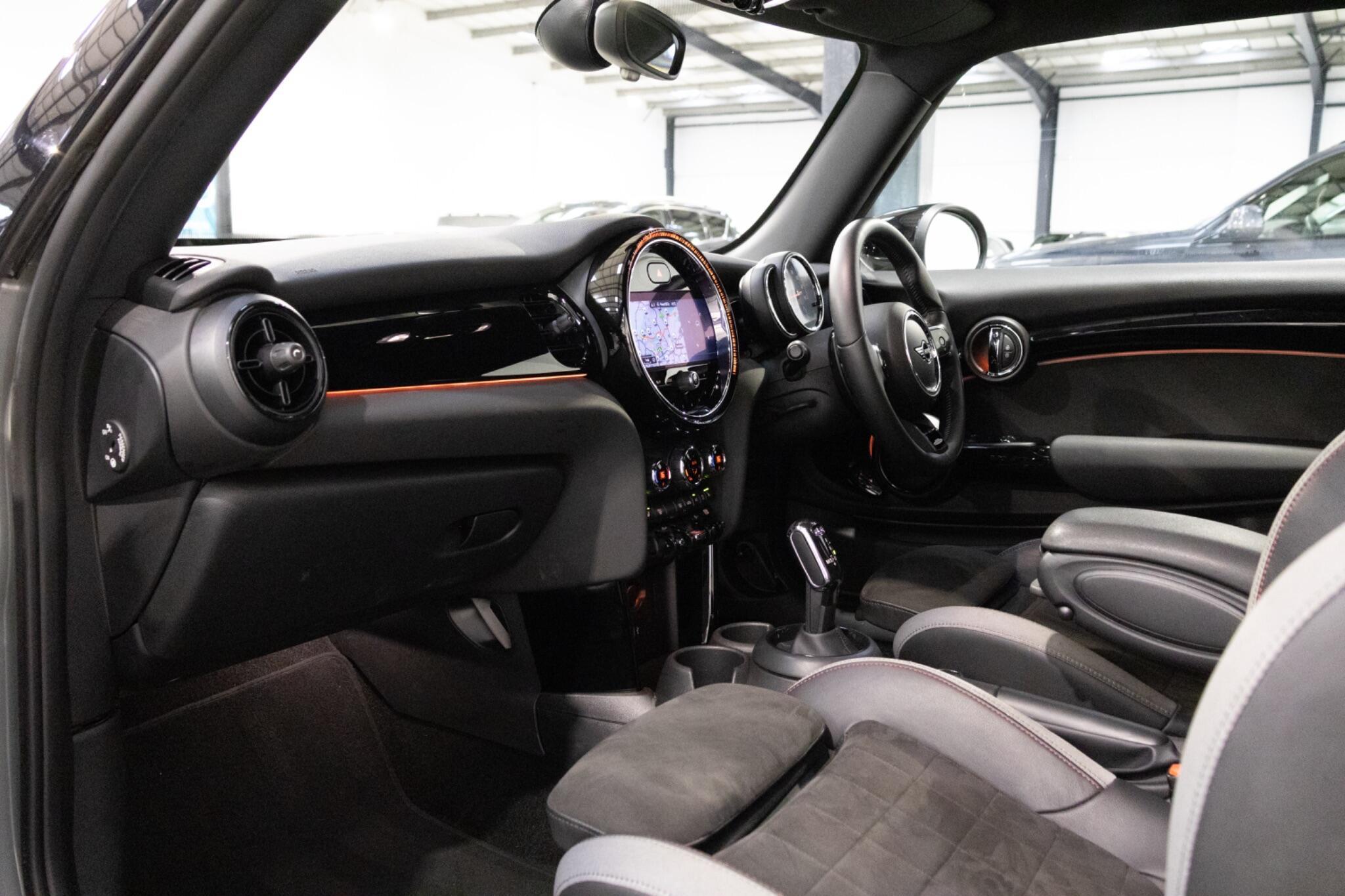 MINI Hatch - Image 13