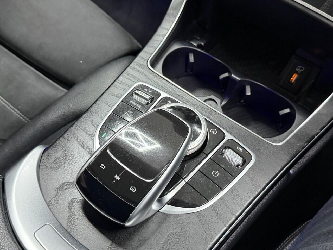 Mercedes C-Class - Image 24