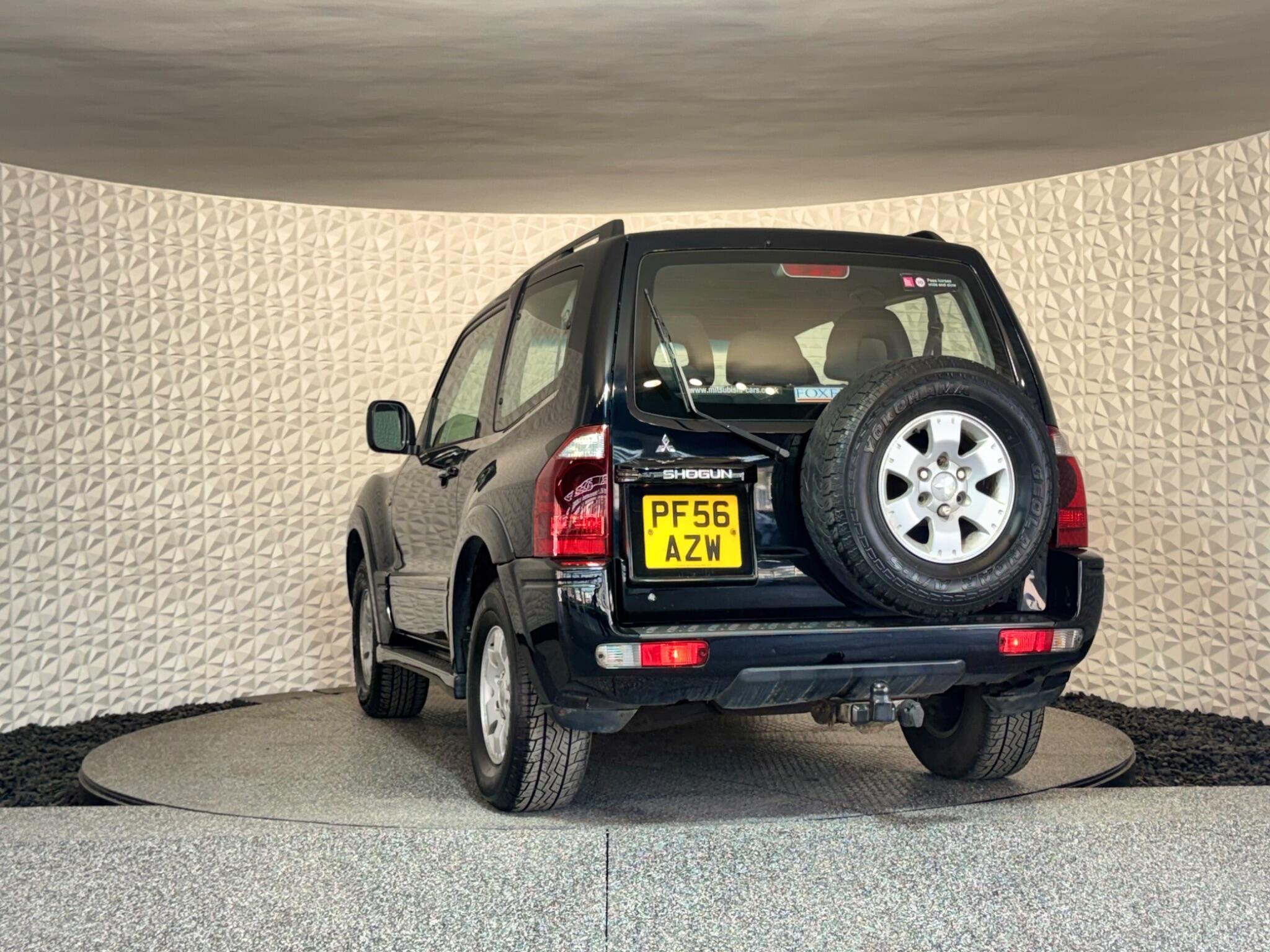 Mitsubishi Shogun - Image 15